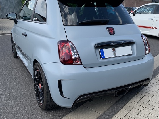 02 2020-08 C&C hellblau matt & schwarz