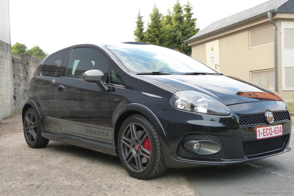 GPA / Grande Punto Abarth / Schwarz mit Grau lackiertem Estetico