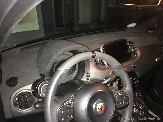 Alcantara Armaturenbrett