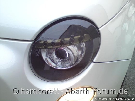 Schweinwerfer nachgetönt