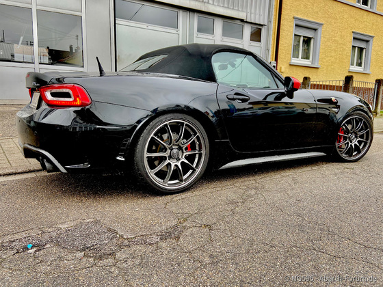 Abarth 124 Spider