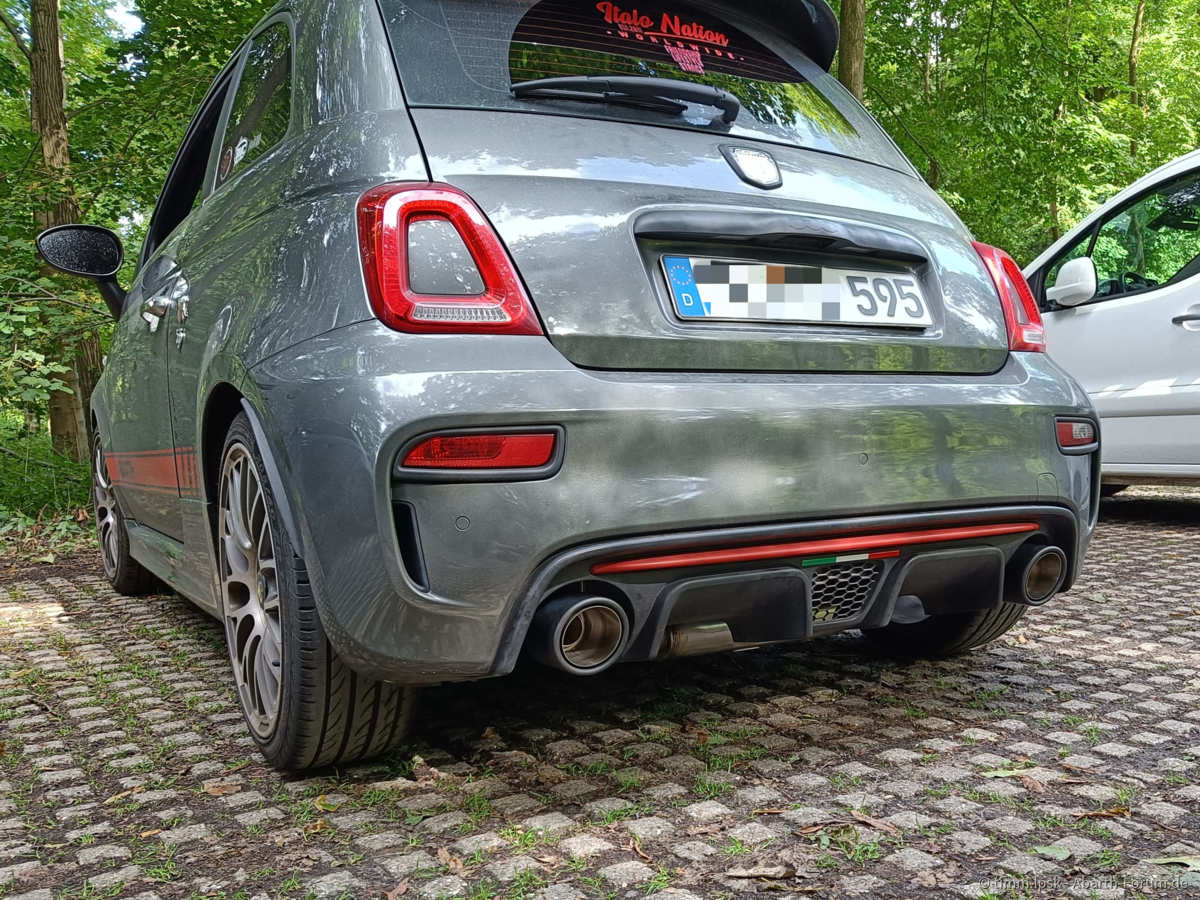 Ulter Auspuff und Carbon Endrohre